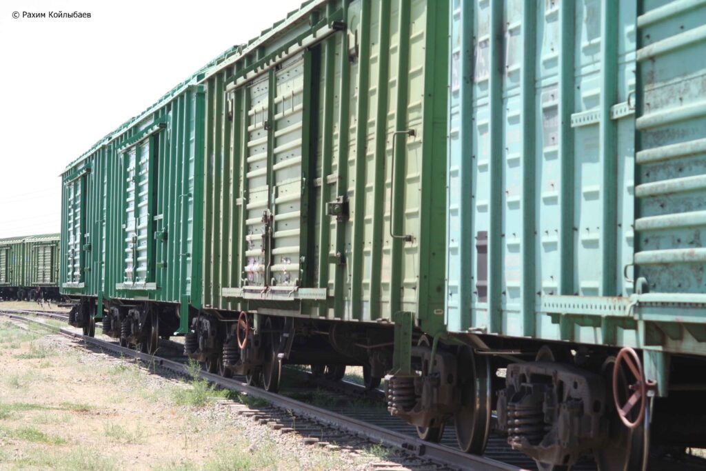 Қазақстандағы теміржол станцияларында 2,5 мыңнан астам жеке меншік вагон тоқтап тұр жд вагон груз лето 1 1024x683 3
