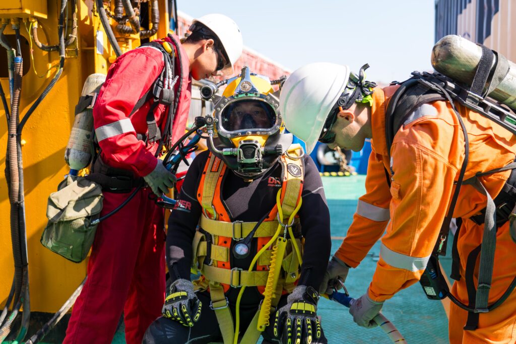 ҚАШАҒАН – ТЕҢІЗ, ҚАРА АЛТЫН ЖӘНЕ МАМАНДАР 6 DOS05327