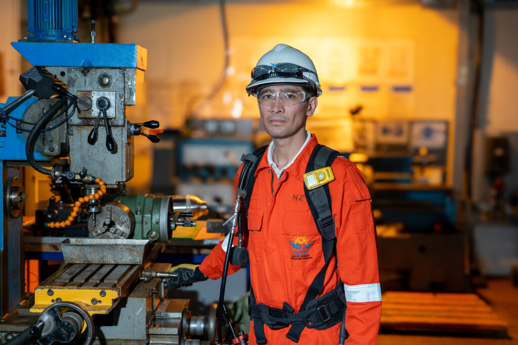 ҚАШАҒАН – ТЕҢІЗ, ҚАРА АЛТЫН ЖӘНЕ МАМАНДАР 14 DOS06679