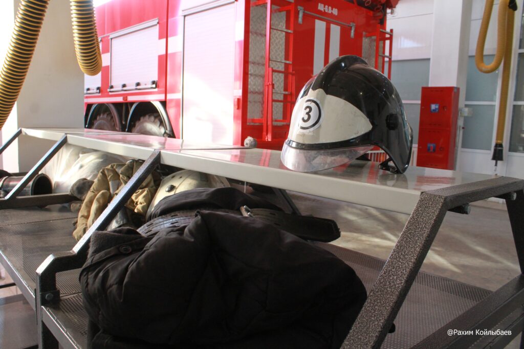 Атырау облысында өрт сөндіру деполары мен полиция ғимараттарын салу жоспарлануда ДЧС депо шлем 1 1024x683 1