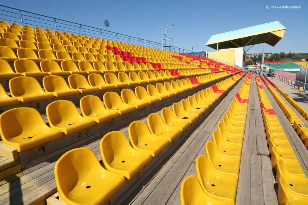 Атырауда «Мұнайшы» стадионы қайта жаңғыртылады стадион пустые трибуны 1 1024x683 1