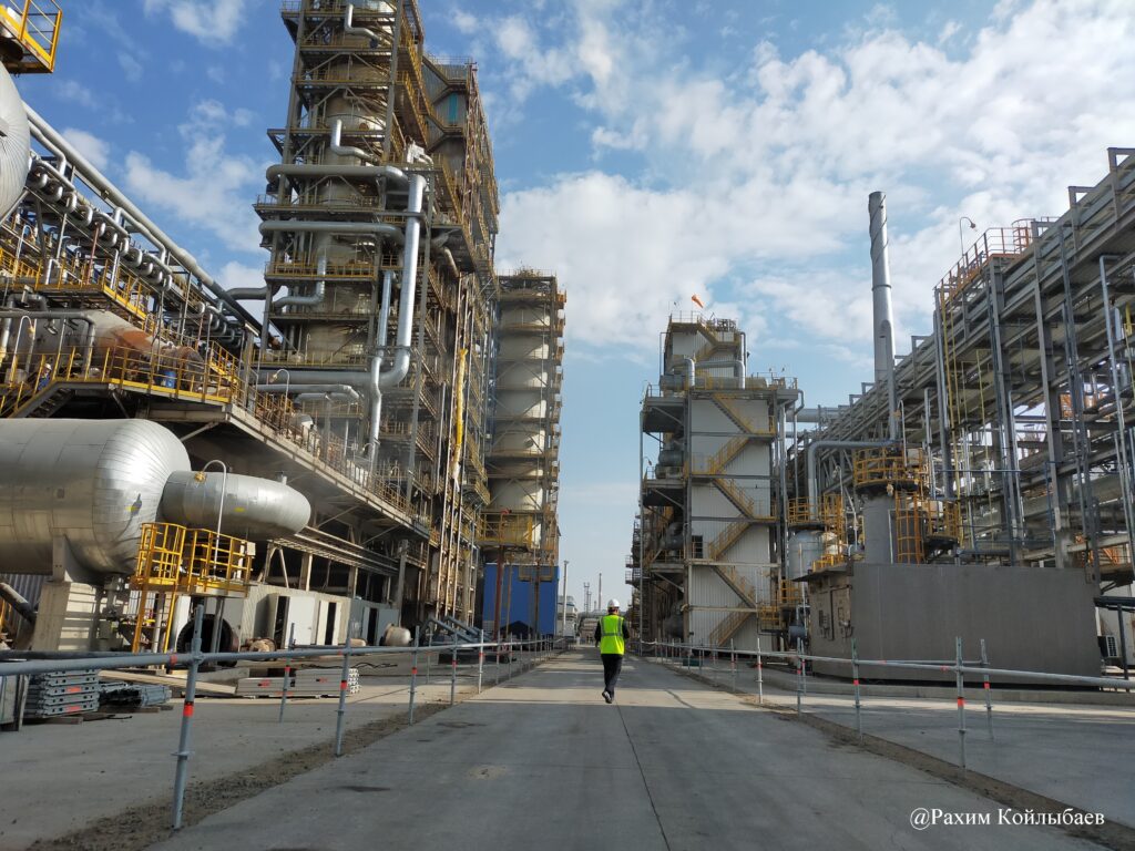 2033 жылға қарай Қазақстанда мұнай өңдеу қуаты жылына 40 млн тоннаға дейін ұлғаяды АНПЗ октябрь 2023 1024x768 1