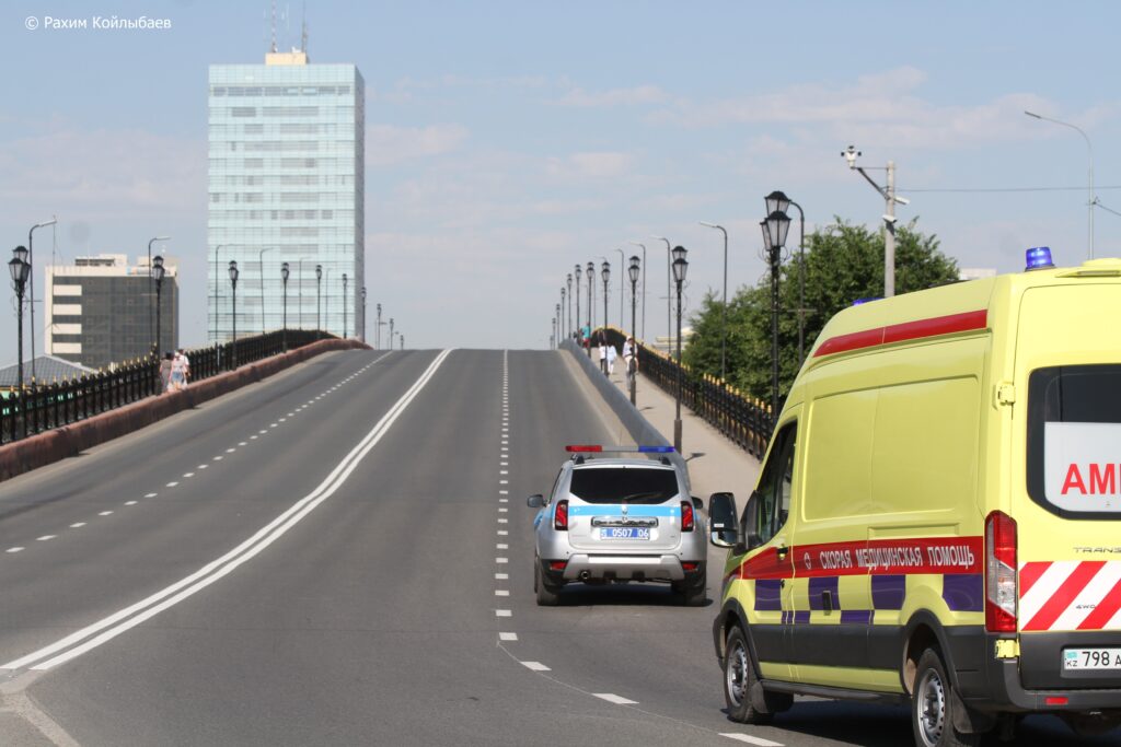 Атыраудағы Binom мектебінің жанында оқушы қыз қаза тапты медицина скорая полиция 01.06.2019 1 1024x683 1