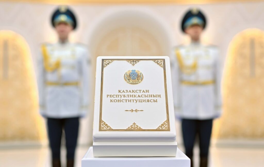 Президент қазақстандықтарды Жаңа Конституцияның күшіне енуімен құттықтады